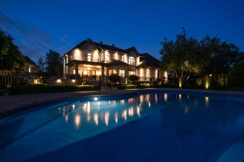 Blue hour portfolio example 5 - Professional real estate photography by Hausvalet