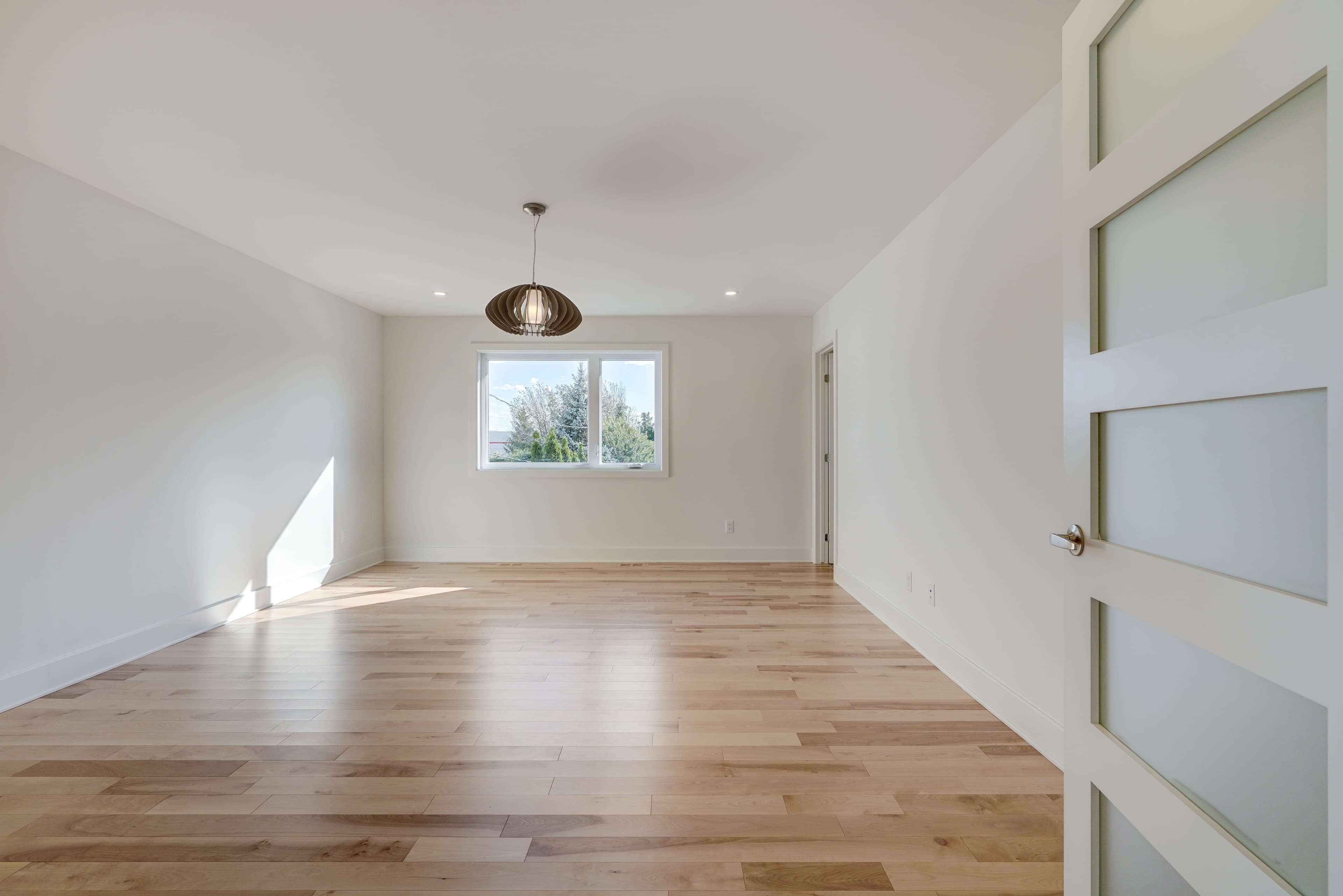 Virtual staging before transformation - Real estate virtual staging example by Hausvalet